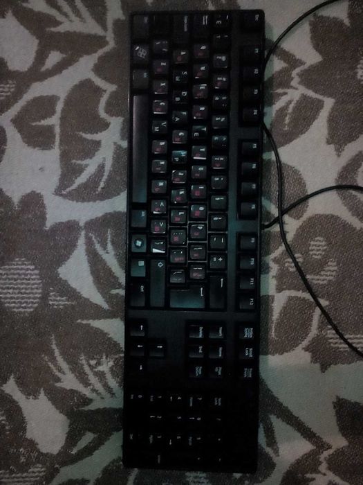 Клавіатури одна пс2 і одна юсб, працююча, ціна  пс2 58 грн.