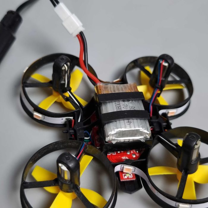 Міні-дрон з LED-підсвіткою + браслет-контролер (жестове керування)