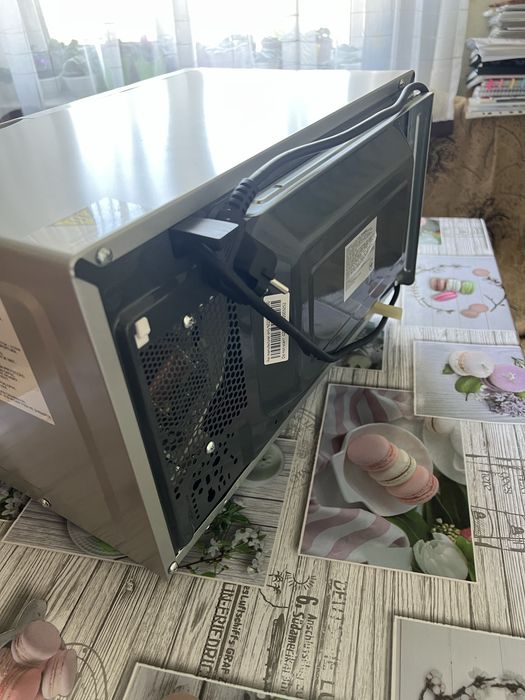 Продається мікрохвильовка SHARP нова.