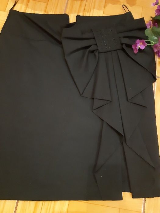 Вечірня, нарядна спідничка з красивим бантом