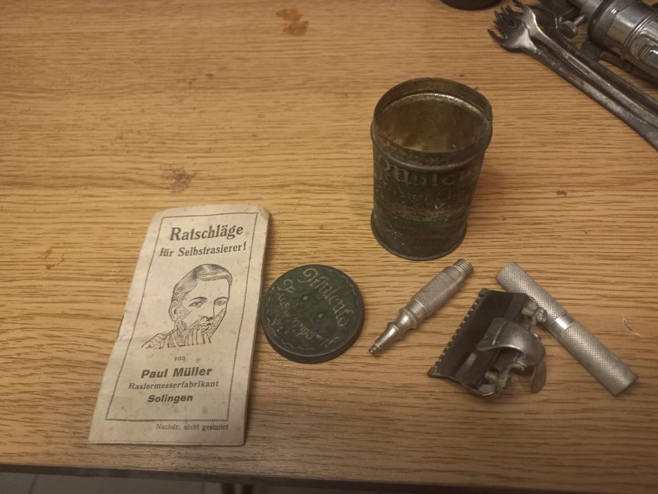 Zabytkowy zestaw do golenia marki Paul Müller z Solingen
