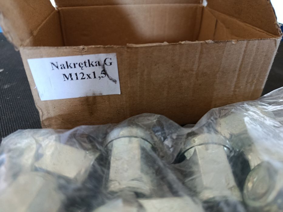Nakrętki M12x1.50 klucz 19 , 20 sztuk