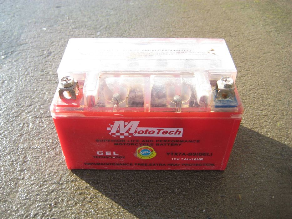 Акумулятор гелевий АКБ від скутера 12V 7A під відновлення