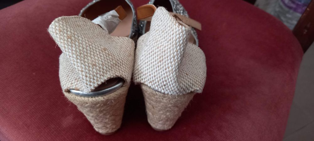 Sandálias cunha corda