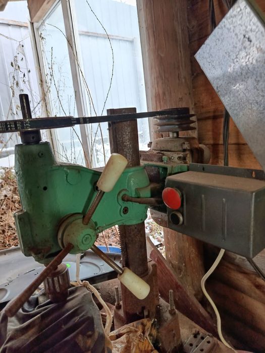 Продам настолну сверлилку