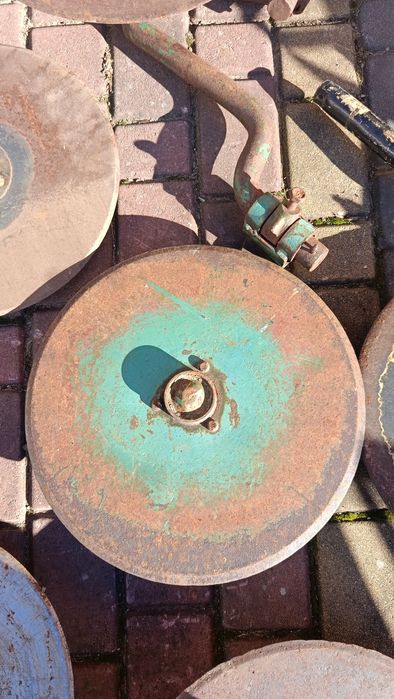 Відрізані колеса до плуга