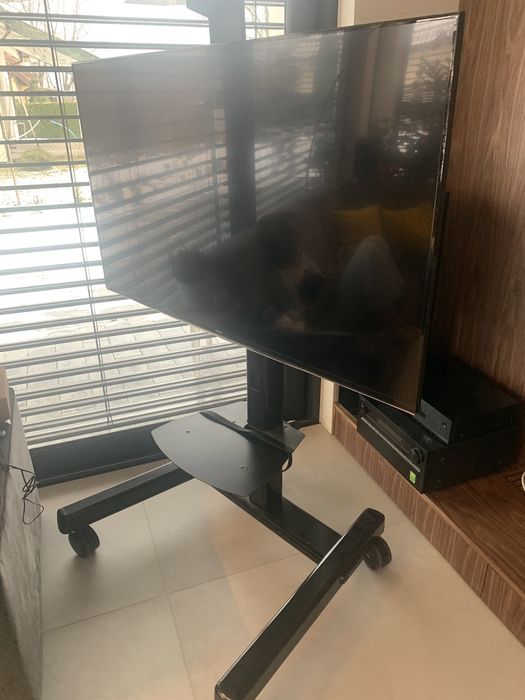 Stojak TV Led Oled LCD Chief Medium Flat Panel Mobile Cart (MFCUB)