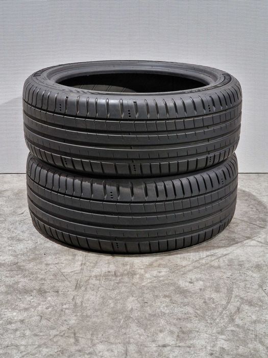 2 Pneus 225/45R18 MICHELIN Semi Novos