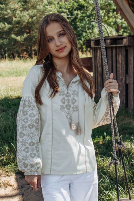Вишиванка Рута (бежева) для дівчинки