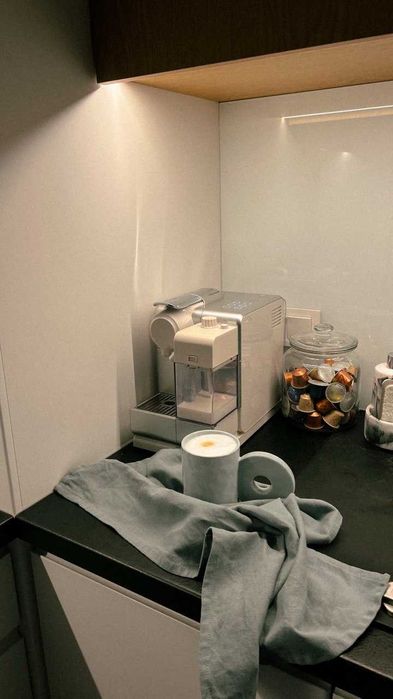 Ekspres DELONGHI Nespresso Lattissima Touch Srebrny