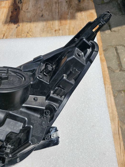 Reflektor Prawy Przód Opel Insignia A Lift Xenon