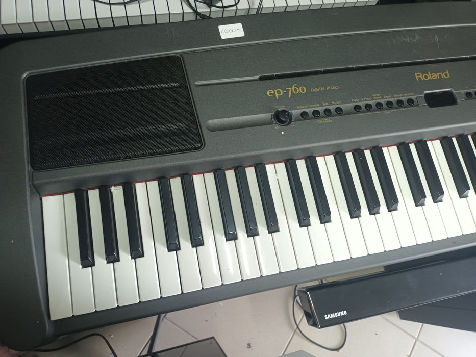 Pianino Roland ep-760