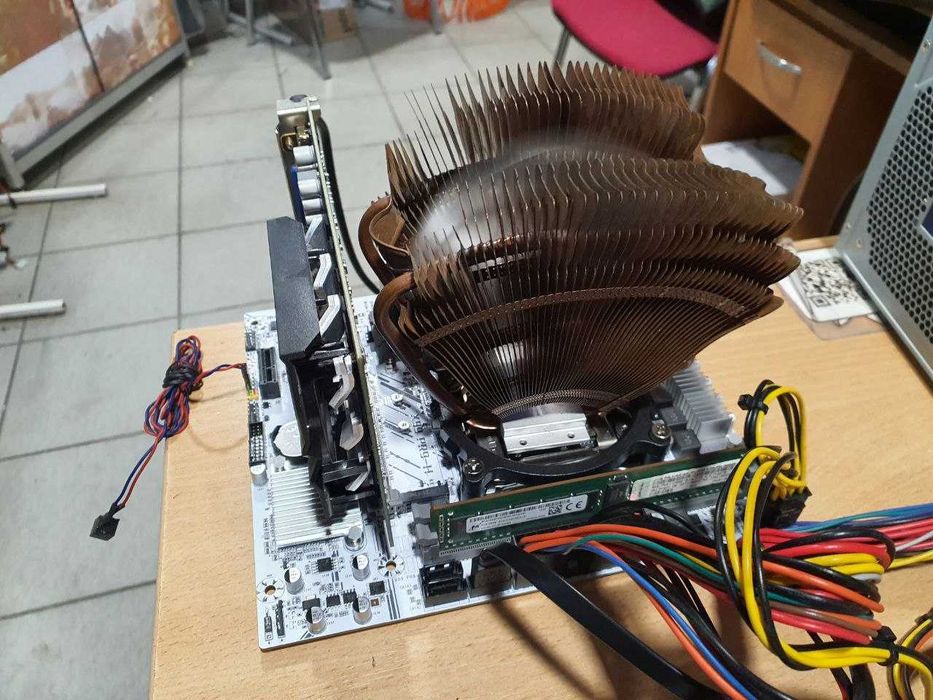 Матер плата s2011v4 X99 с 24-х поточн E5-2680v4, 16 Гб DDR4 .