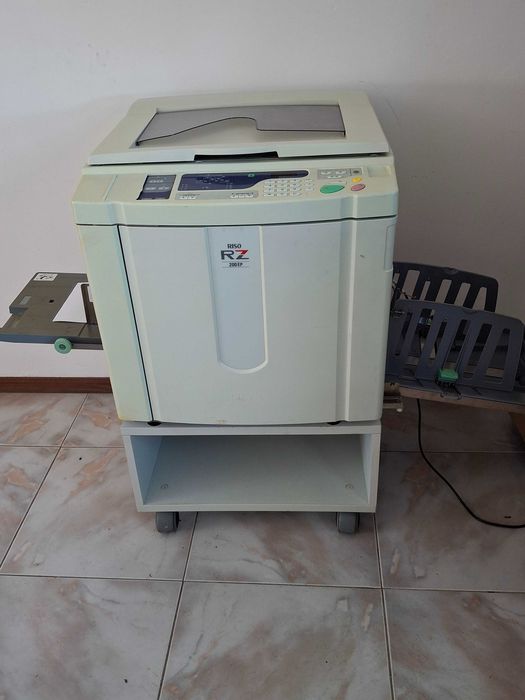 Duas Duplicadoras Riso 200EP
