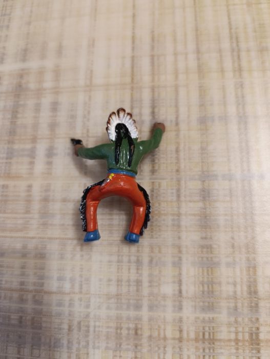 Индейцы ГДР...     .