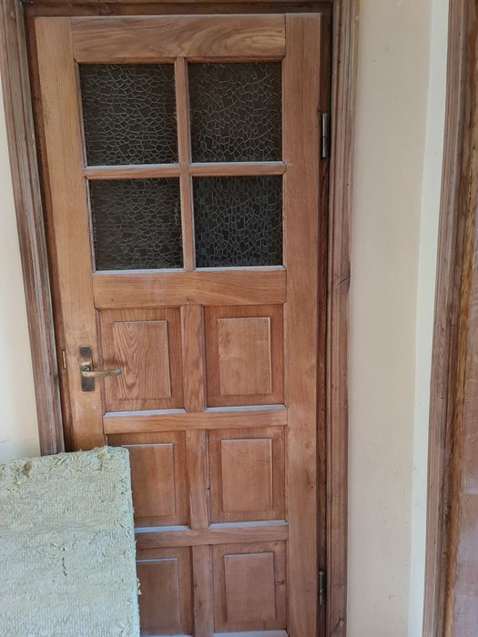 Drzwi dębowe z futryną kilka par