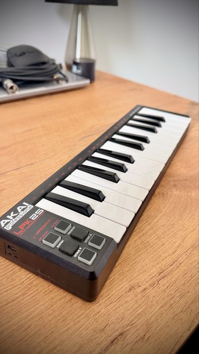 Klawiatora midi akai lpk25 pro