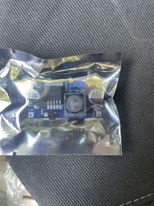 Понижуючий регульований модуль LM 2596.