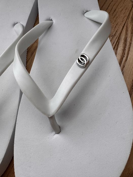 Klapki białe gumowe dł 26 cm