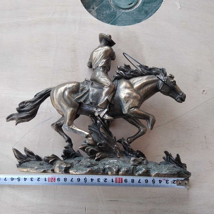 продам  фігурку вершника