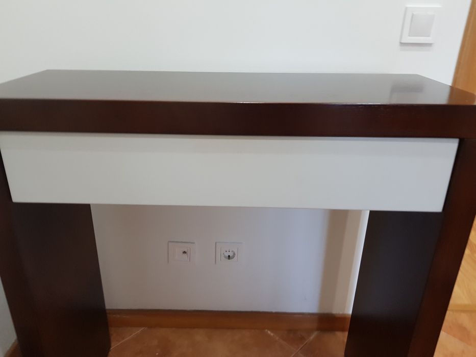 Movél de hall - Madeira escura com gaveta