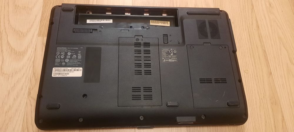 Ноутбук на запчастини