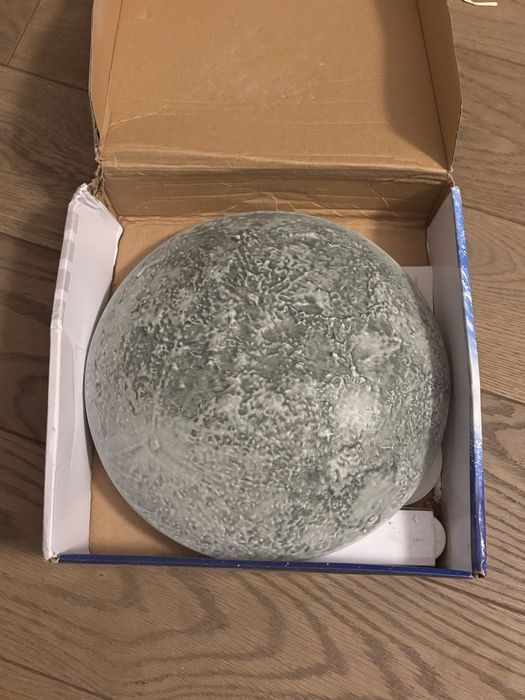 Lampka nocna księżyc.