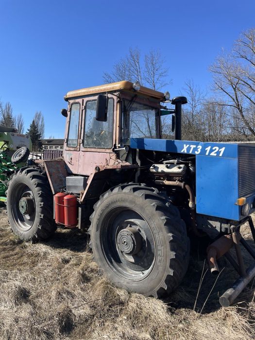Трактор ХТЗ-121.