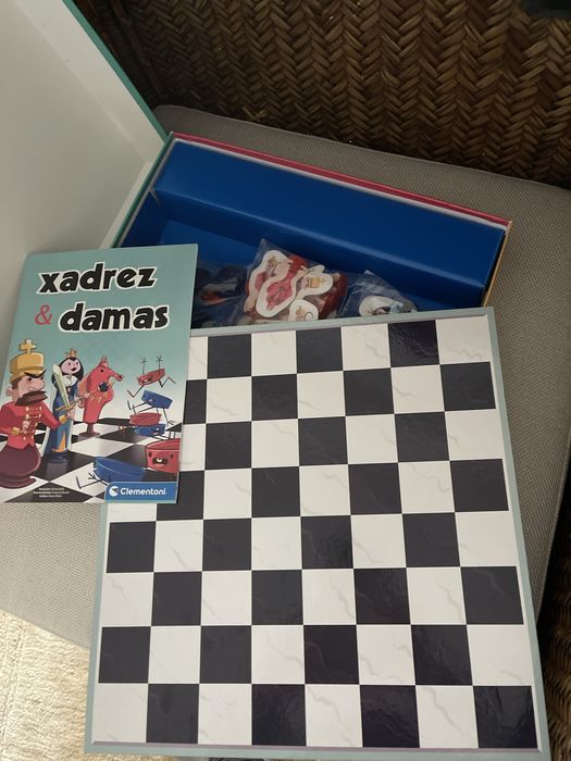 Damas e Xadrez Clementoni