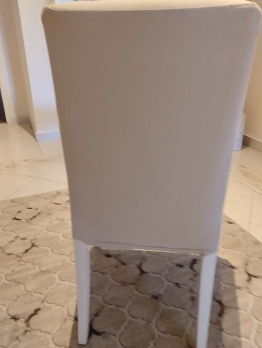 Vendo 4 Cadeiras Estofadas – 10€ Cada!