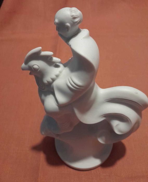 figurka porcelanowa Ćmielów Twardowski na kogucie