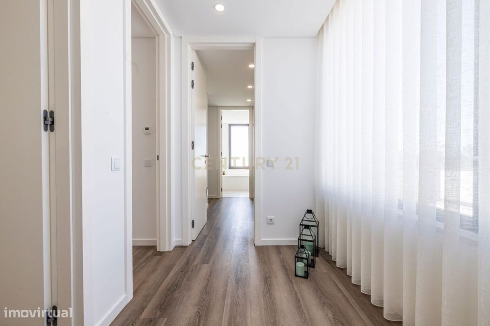 Moradia T4 Moderna com Piscina Aquecida e Jacuzzi a 15 Minutos da Prai