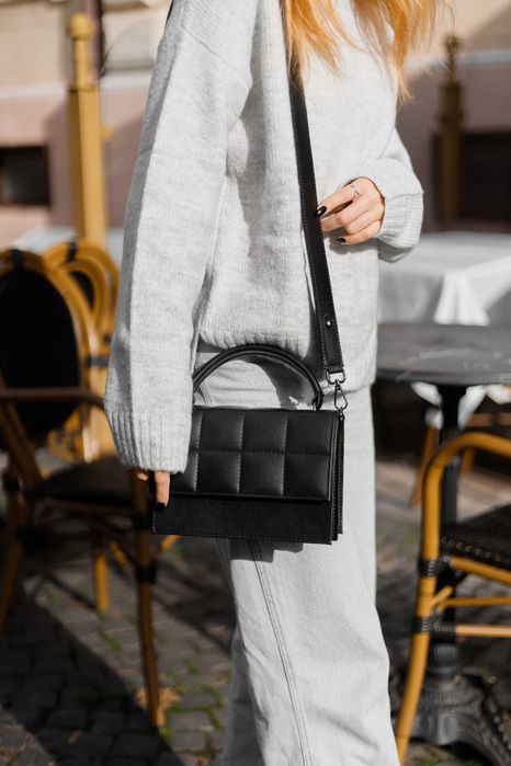 Жіноча сумка  чорна