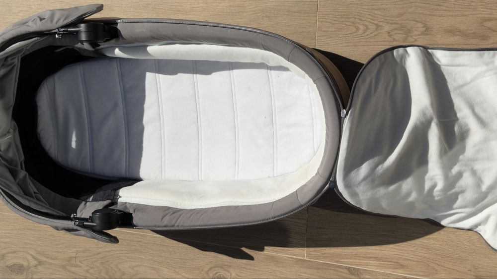 Alcofa lux carry cot platinum cybex Mios Cinzenta