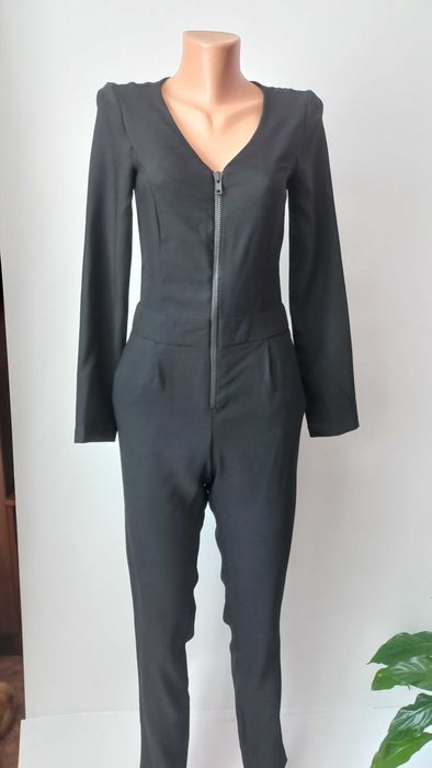 Чорний комбінезон  44 розмір новий