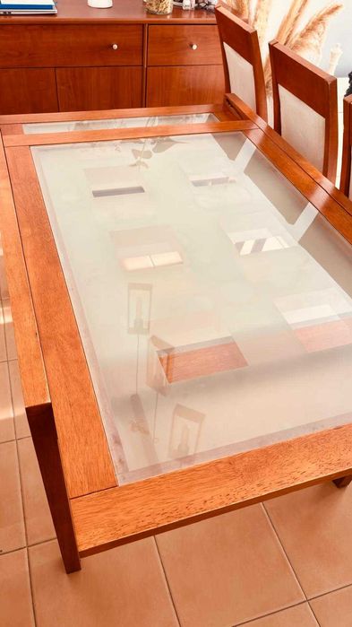 Mesa de cerejeira extensível +4 cadeiras e aparador