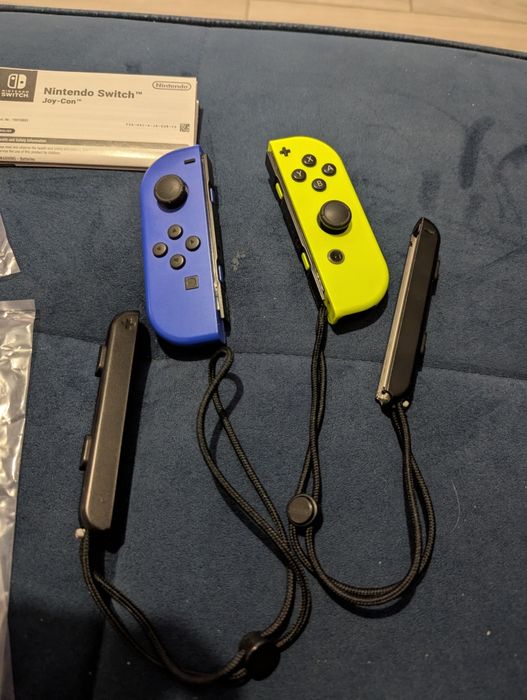 Nintendo Switch Joy-con oryginalny dwie sztuki niebieski żółty pad
