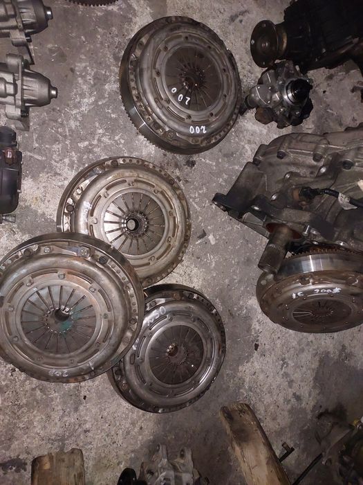 Демпфер Маховик зчеплення сцеплениє Ford Focus 123 C- Max Volvo V50 S4