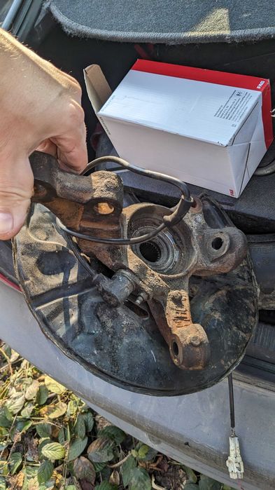 Поворотний кулак Toyota Avensis 2003-2009 43212-0505