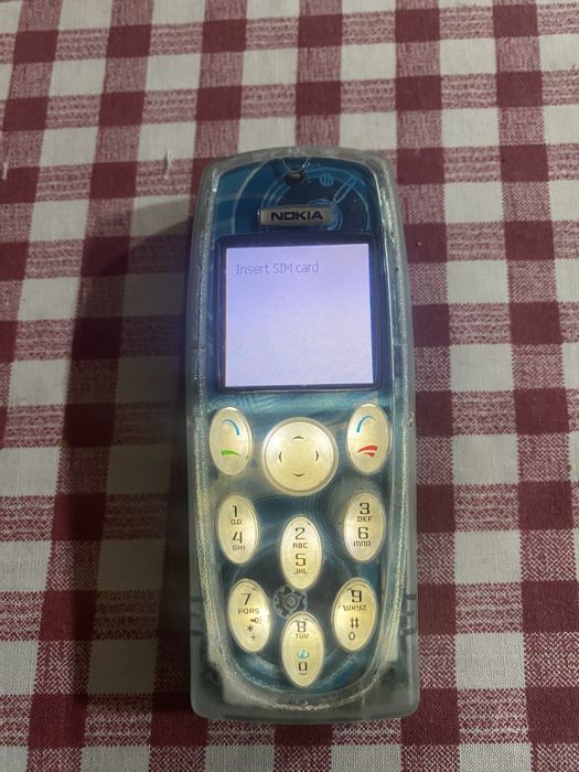 Nokias antigos tenho vários a seu dispor