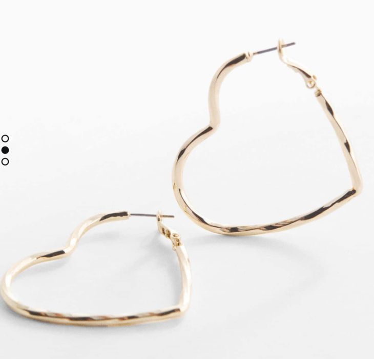 Kolczyki serca kolor złoty Mango