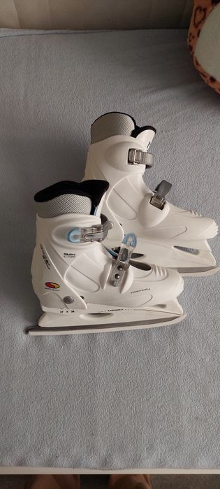 Łyżwy regulowane r.34-37