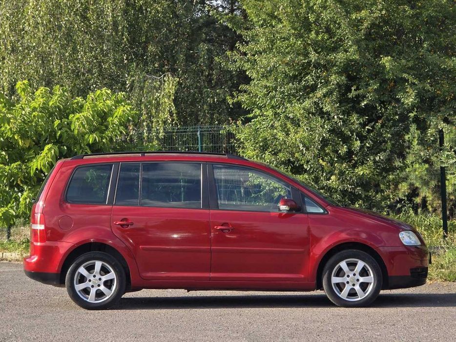 Продам Volkswagen Touran 2003. Можна в розстрочку, під викуп.