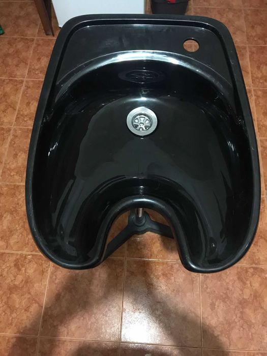 Calha móvel profissional para lavar cabelo – como nova