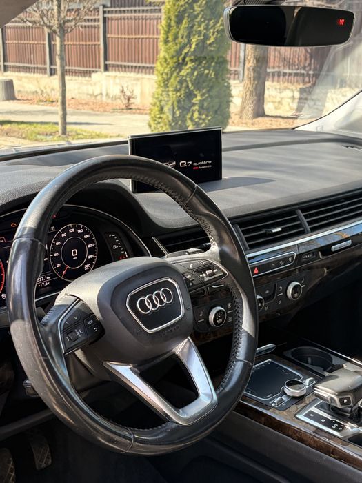 Продам Audi Q7 3.0 2017 без дтп