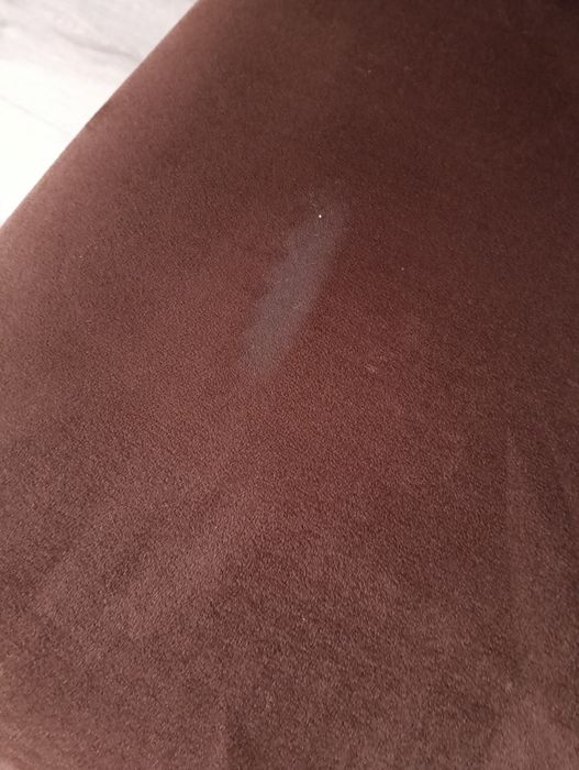 Duży stół z 4 krzesłami