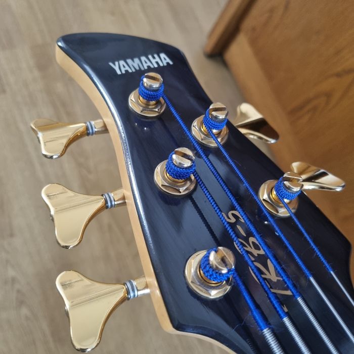 Gitara  basowa Yamaha trb 5