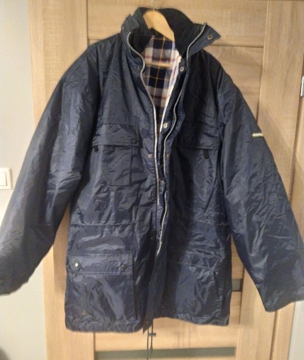 Granatowa kurtka ortalionowa na ocieplaczu (XXXL - na 190cm)