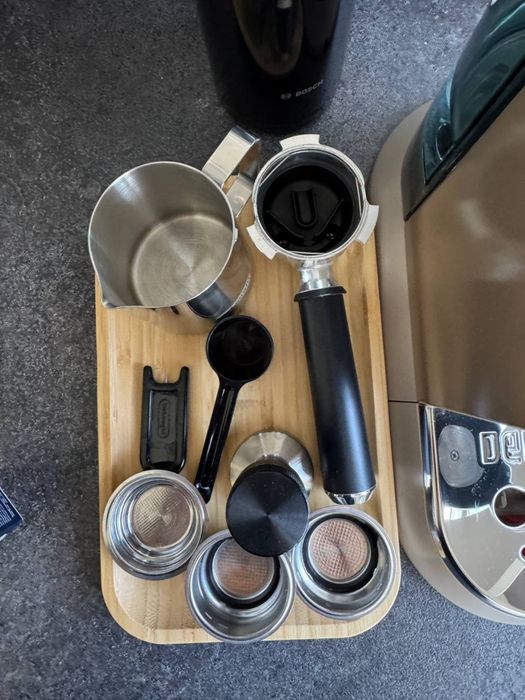 кавомашина DeLonghi EC 885 BG в ідеальному стані, на гарантії