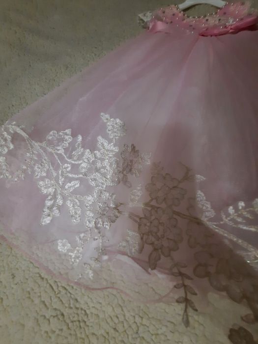 плаття для дівчинки святкове